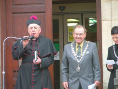 Short service to welcome the walkers involved in the Through Faith Missions (Walk St David) as they arrive in Milford Haven.September 2010
